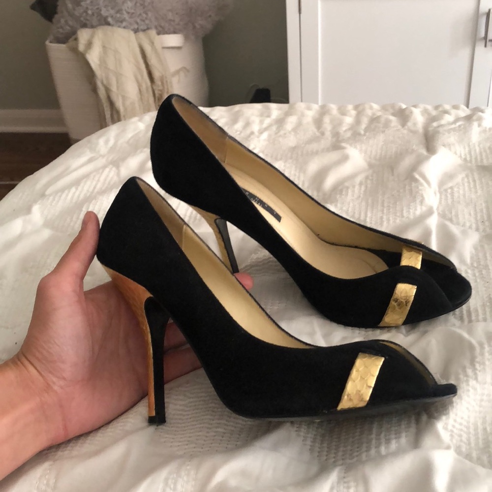 LAUNDRY by Shelli Segal It Girl Peep-Toe Heels